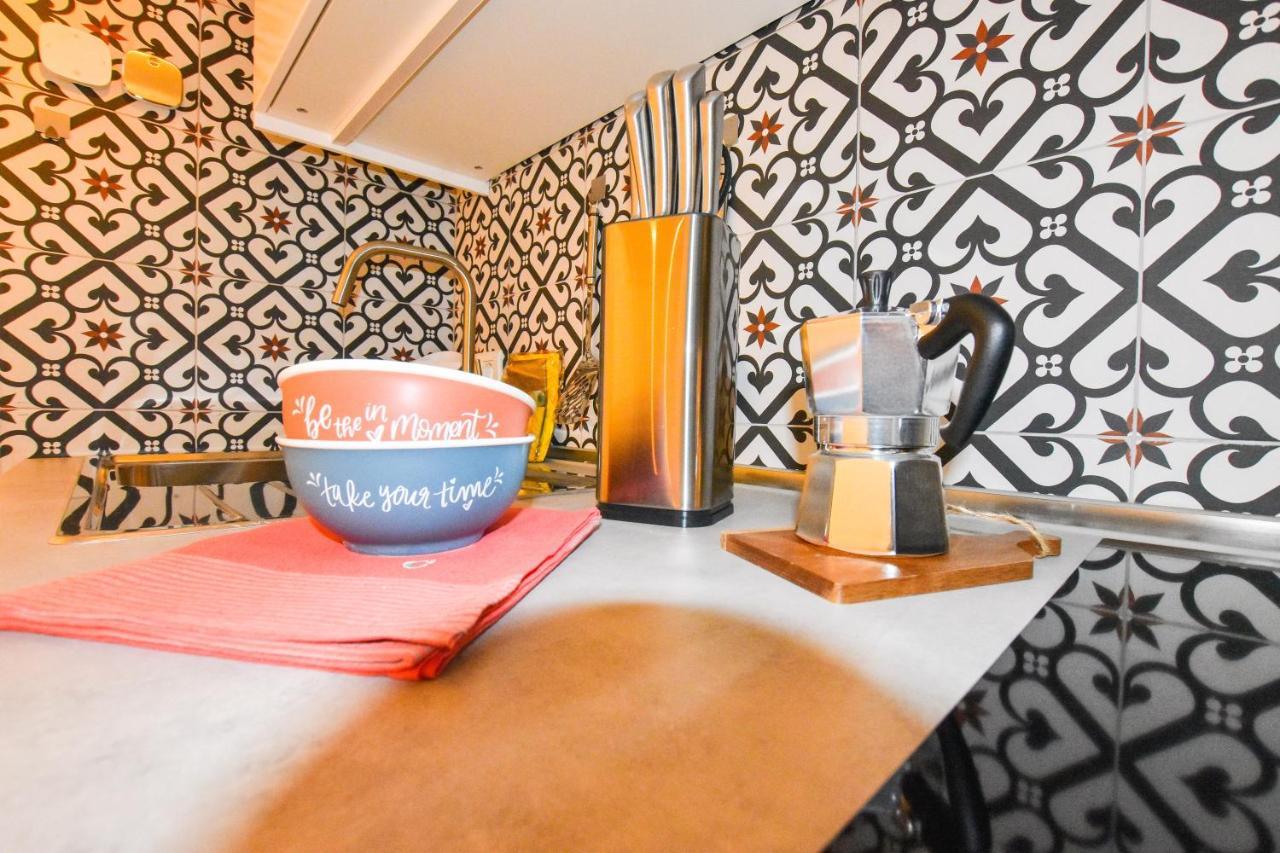 Book Jet - Casa Adam